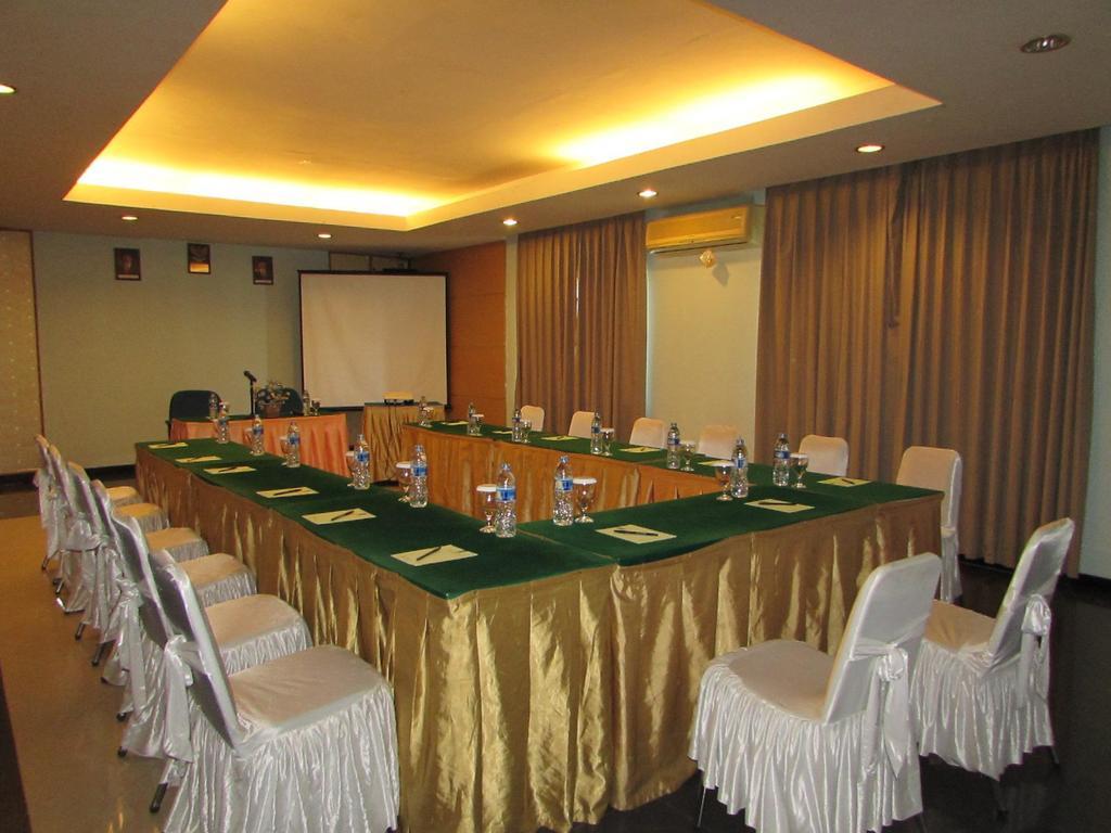 Hotel Wisata Palembang Extérieur photo